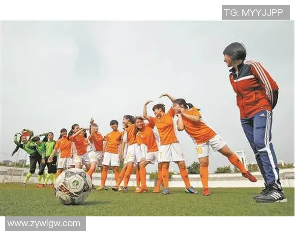 从绿茵场到人生舞台足球明星的奋斗与荣耀之路